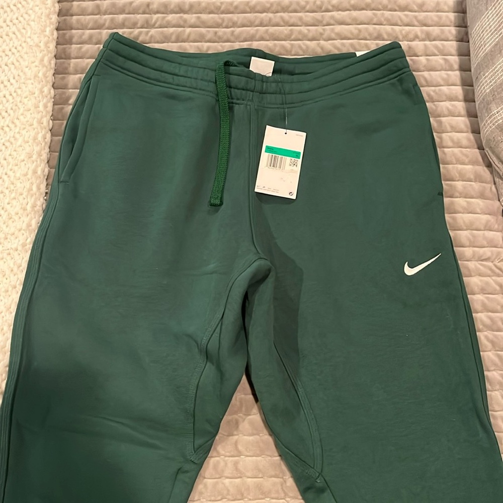 Nike Standard Fit sweatpants